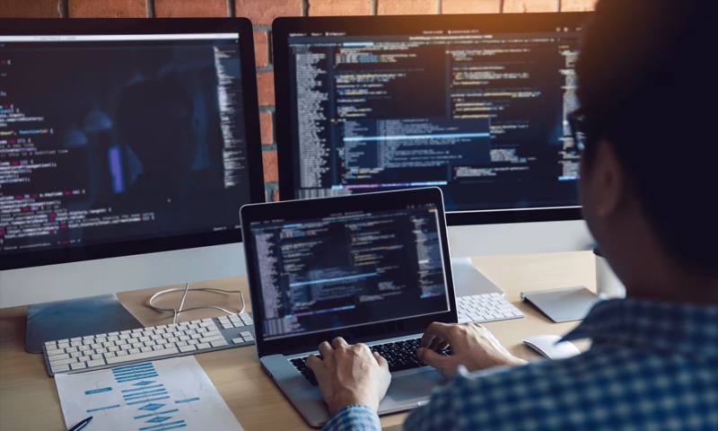 数据科学选型:R与Python如何赋能呼图壁县网站建设?
